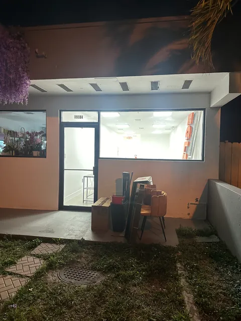 An evening at our first Miami warehouse